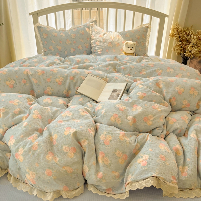 91家纺网 家纺一手货源 找家纺 繁花家居 2025新款镂空白色花边直播热款四件套 寂色浮香