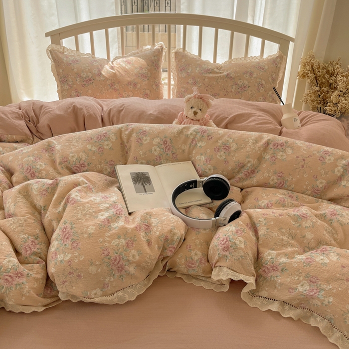 91家纺网 家纺一手货源 找家纺 繁花家居 2025新款镂空白色花边直播热款四件套 雾岛长歌