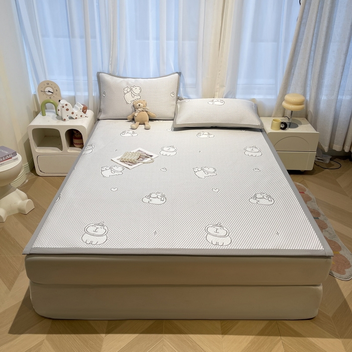 91家纺网 家纺一手货源 找家纺 LIFE.丽芙 2025春夏季新品A类针织提花冰凉豆豆凉感软席子平铺绑带款冰丝凉席三件套（450克）-风格二 卡皮巴拉-灰