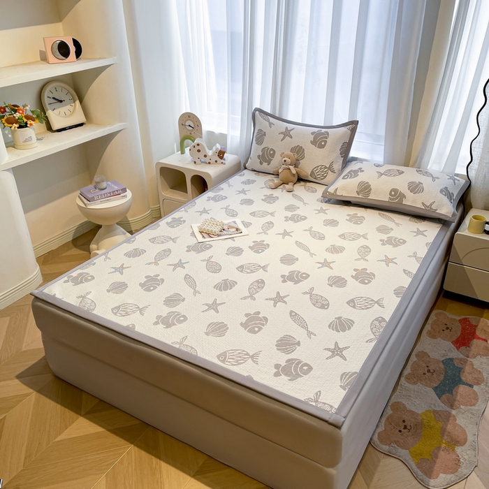 91家纺网 家纺一手货源 找家纺 LIFE.丽芙 2025春夏季新品A类针织提花冰凉豆豆凉感软席子平铺绑带款冰丝凉席三件套（450克）-风格二 海底世界-灰