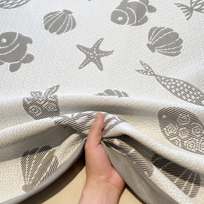 91家纺网 家纺一手货源 找家纺 LIFE.丽芙 2025春夏季新品A类针织提花冰凉豆豆凉感软席子平铺绑带款冰丝凉席三件套（450克）-风格二 海底世界-灰