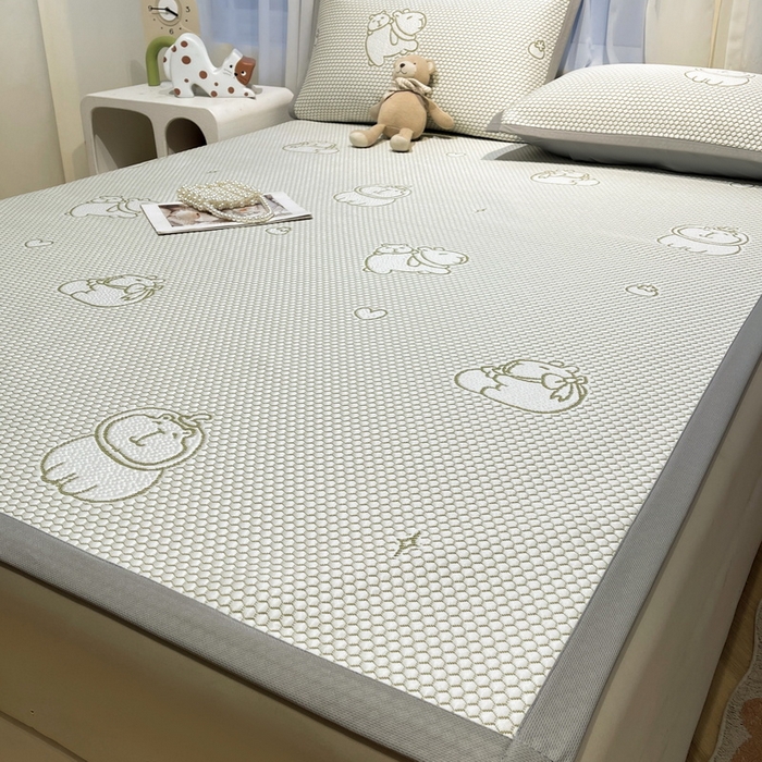 91家纺网 家纺一手货源 找家纺 LIFE.丽芙 2025春夏季新品A类针织提花冰凉豆豆凉感软席子平铺绑带款冰丝凉席三件套（450克）-风格二 卡皮巴拉-绿