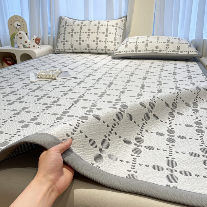 91家纺网 家纺一手货源 找家纺 LIFE.丽芙 2025春夏季新品A类针织提花冰凉豆豆凉感软席子平铺绑带款冰丝凉席三件套（450克）-风格二 维塔-灰