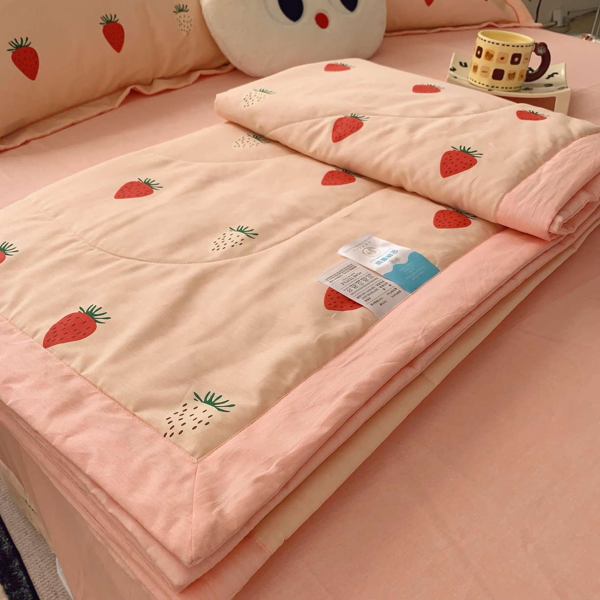 91家纺网 家纺一手货源 找家纺 莱豫家纺 2025春夏新款纯棉全棉夏被夏凉被四件套 草莓圣代