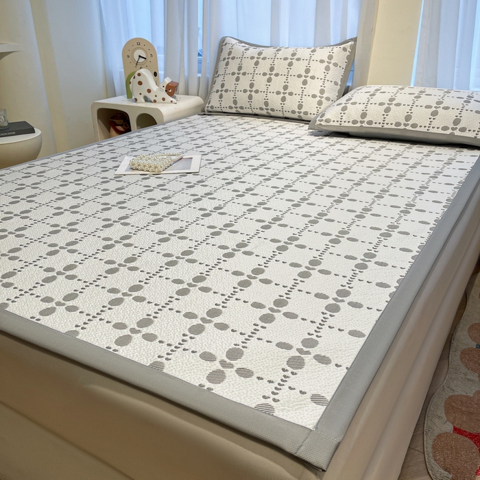 91家纺网 家纺一手货源 找家纺 LIFE.丽芙 2025春夏季新品A类针织提花冰凉豆豆凉感软席子平铺绑带款冰丝凉席三件套（450克）-风格二 维塔-灰