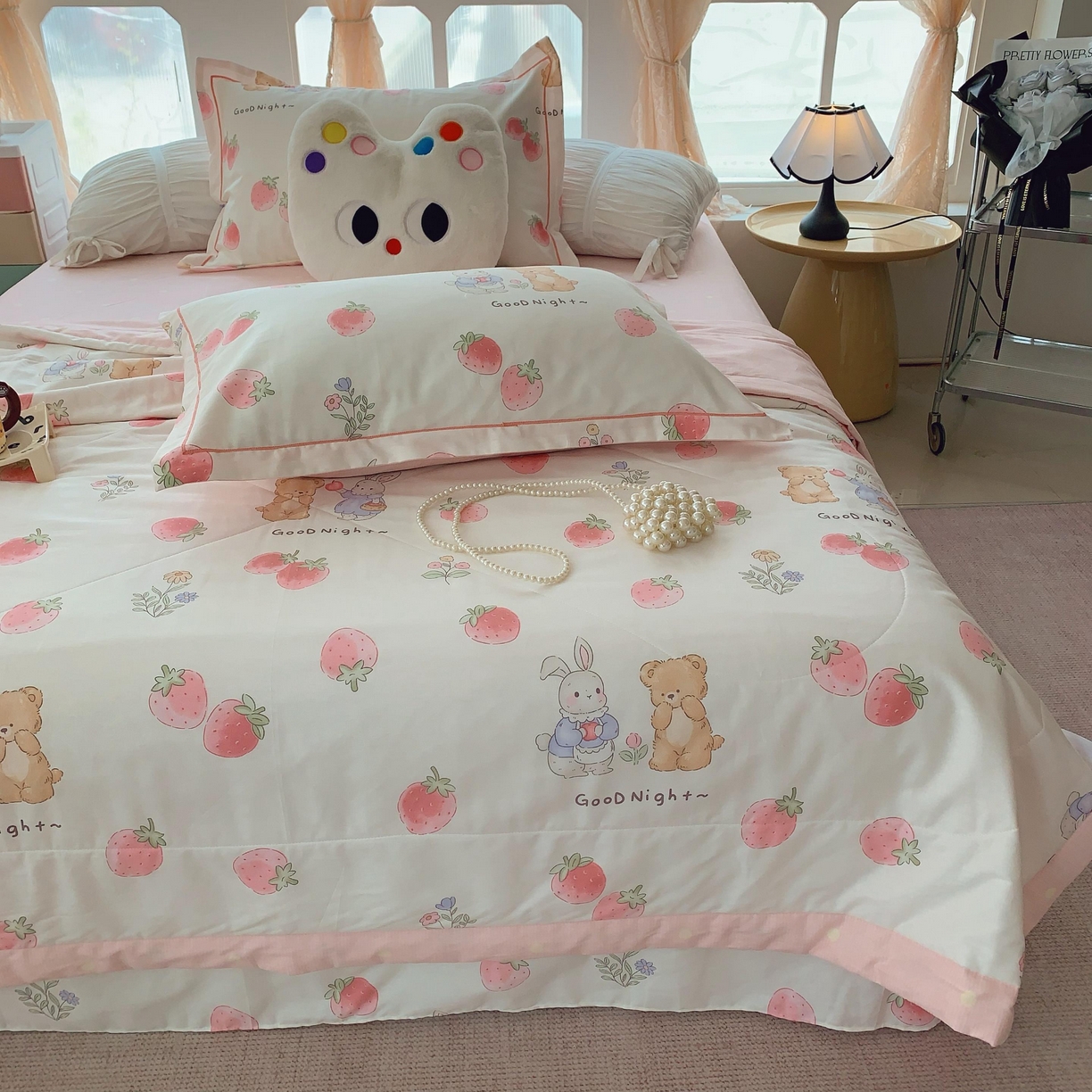 91家纺网 家纺一手货源 找家纺 莱豫家纺 2025春夏新款纯棉全棉夏被夏凉被四件套 草莓兔