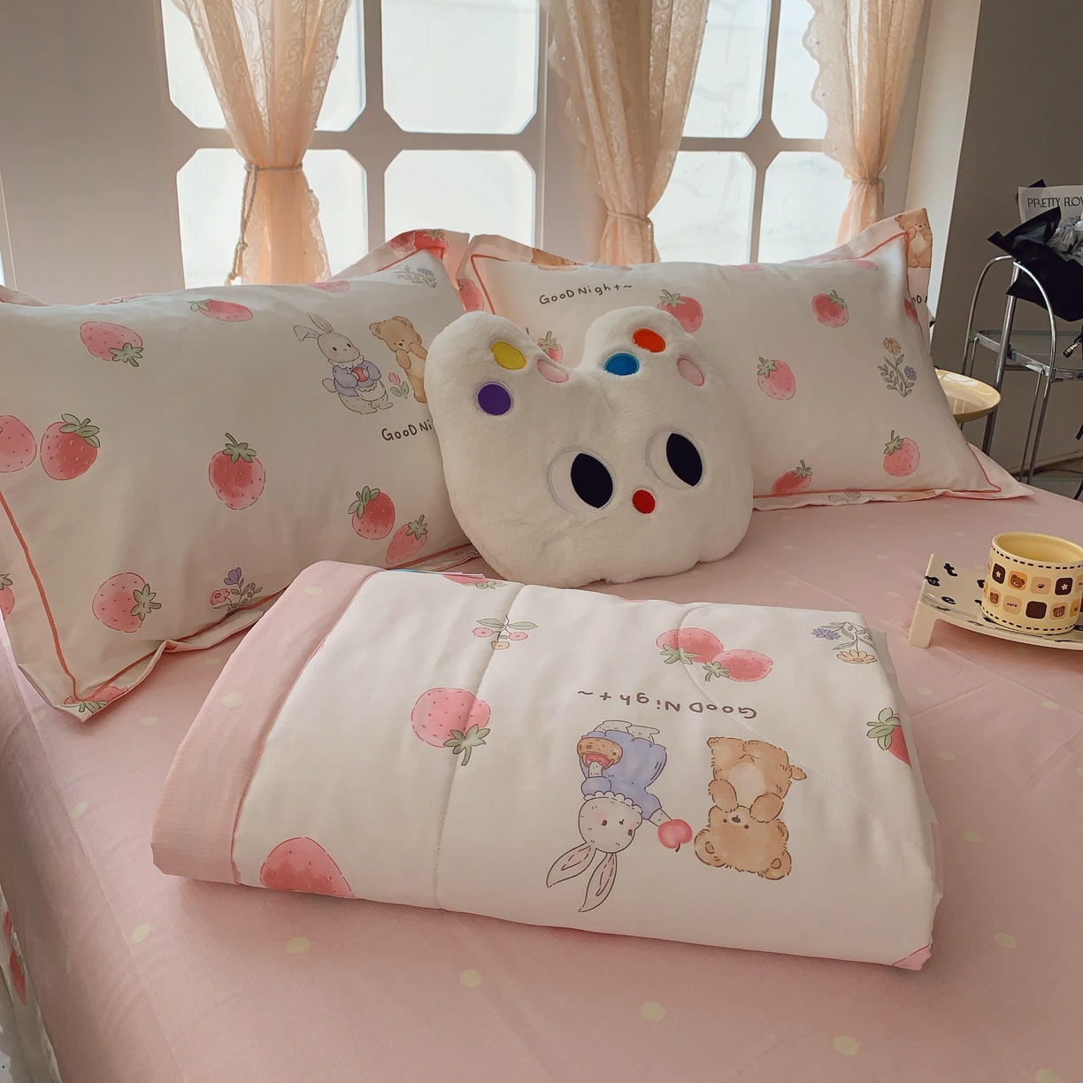 91家纺网 家纺一手货源 找家纺 莱豫家纺 2025春夏新款纯棉全棉夏被夏凉被四件套 草莓兔