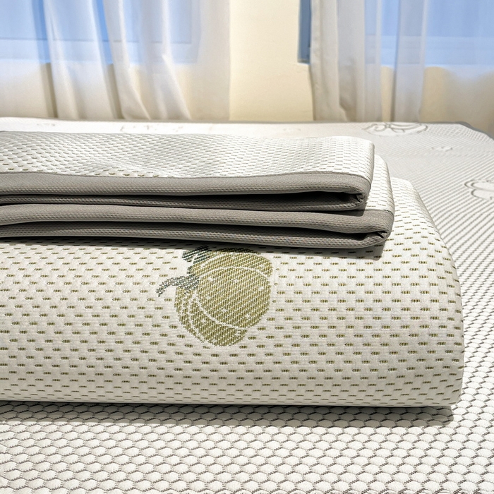 91家纺网 家纺一手货源 找家纺 LIFE.丽芙 2025春夏季新品A类针织提花冰凉豆豆凉感软席子平铺绑带款冰丝凉席三件套（450克）-风格二 南瓜-绿