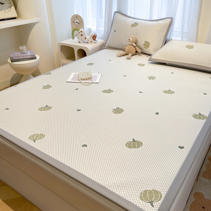 91家纺网 家纺一手货源 找家纺 LIFE.丽芙 2025春夏季新品A类针织提花冰凉豆豆凉感软席子平铺绑带款冰丝凉席三件套（450克）-风格二 南瓜-绿