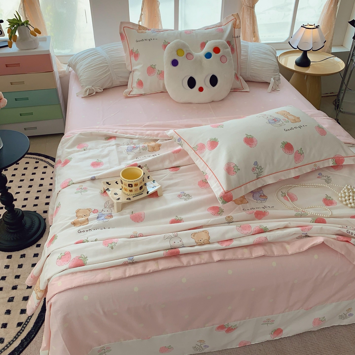 91家纺网 家纺一手货源 找家纺 莱豫家纺 2025春夏新款纯棉全棉夏被夏凉被四件套 草莓兔