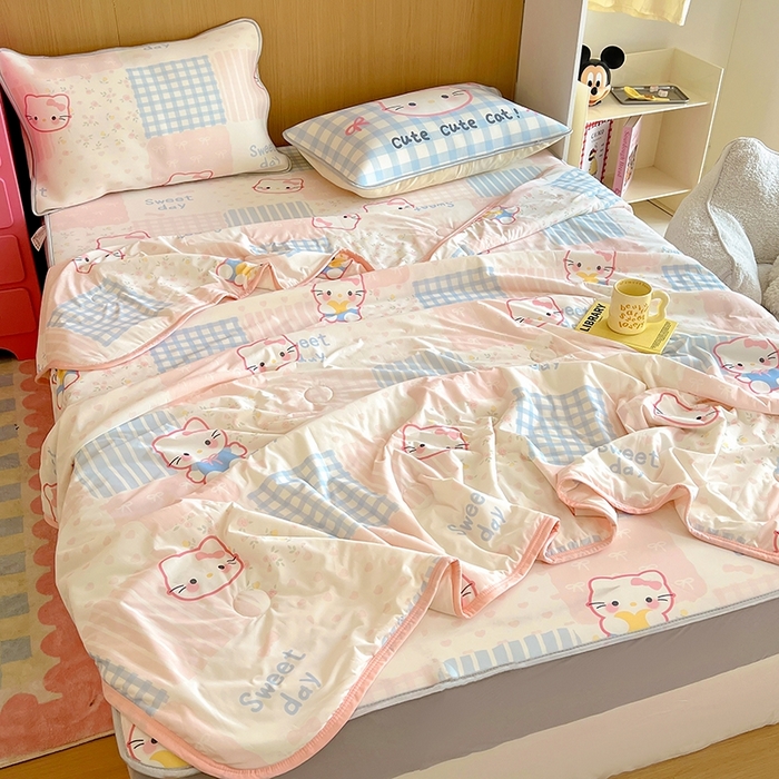 91家纺网 家纺一手货源 找家纺 葡萄家 2025年A类数码印花冰淇淋凉感冰丝凉席夏被夏凉被空调被 布丁猫