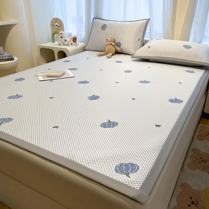 91家纺网 家纺一手货源 找家纺 LIFE.丽芙 2025春夏季新品A类针织提花冰凉豆豆凉感软席子平铺绑带款冰丝凉席三件套（450克）-风格二 南瓜-海蓝