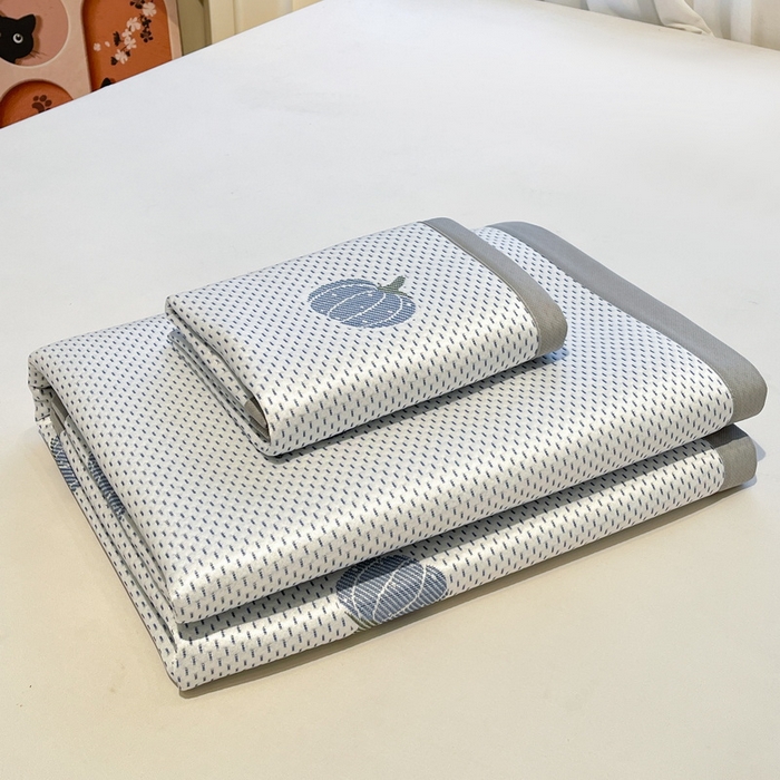 91家纺网 家纺一手货源 找家纺 LIFE.丽芙 2025春夏季新品A类针织提花冰凉豆豆凉感软席子平铺绑带款冰丝凉席三件套（450克）-风格二 南瓜-海蓝