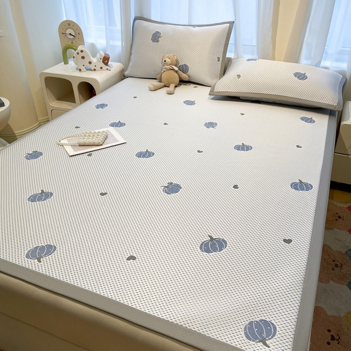 91家纺网 家纺一手货源 找家纺 LIFE.丽芙 2025春夏季新品A类针织提花冰凉豆豆凉感软席子平铺绑带款冰丝凉席三件套（450克）-风格二 南瓜-海蓝