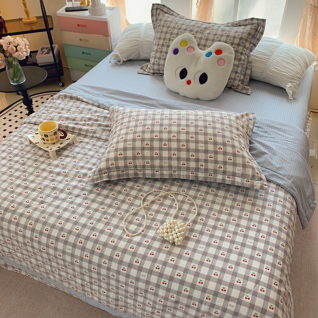 91家纺网 家纺一手货源 找家纺 莱豫家纺 2025春夏新款纯棉全棉夏被夏凉被四件套 格子樱桃灰