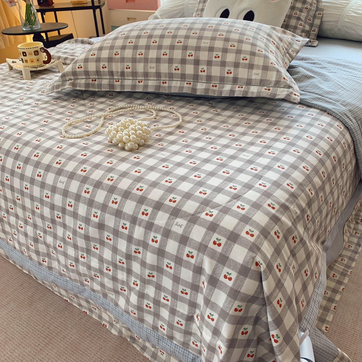 91家纺网 家纺一手货源 找家纺 莱豫家纺 2025春夏新款纯棉全棉夏被夏凉被四件套 格子樱桃灰