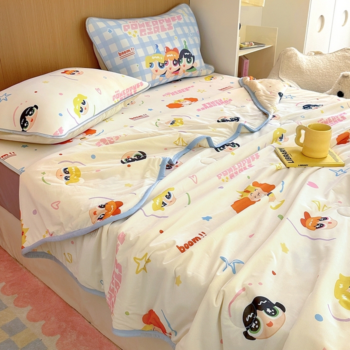 91家纺网 家纺一手货源 找家纺 葡萄家 2025年A类数码印花冰淇淋凉感冰丝凉席夏被夏凉被空调被 飞天女警