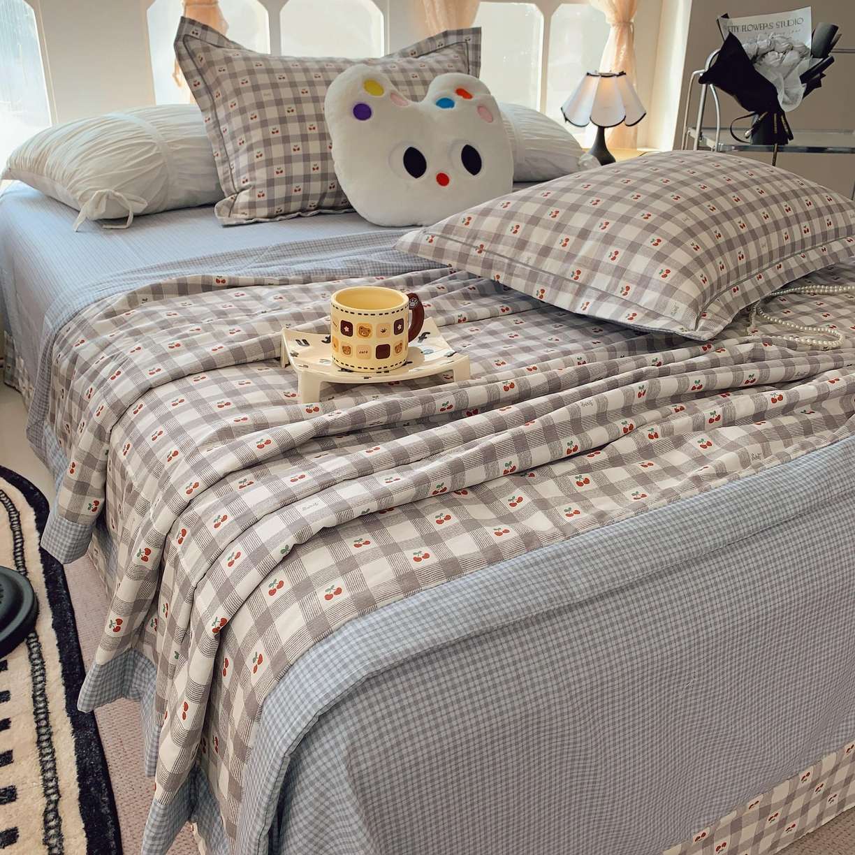 91家纺网 家纺一手货源 找家纺 莱豫家纺 2025春夏新款纯棉全棉夏被夏凉被四件套 格子樱桃灰