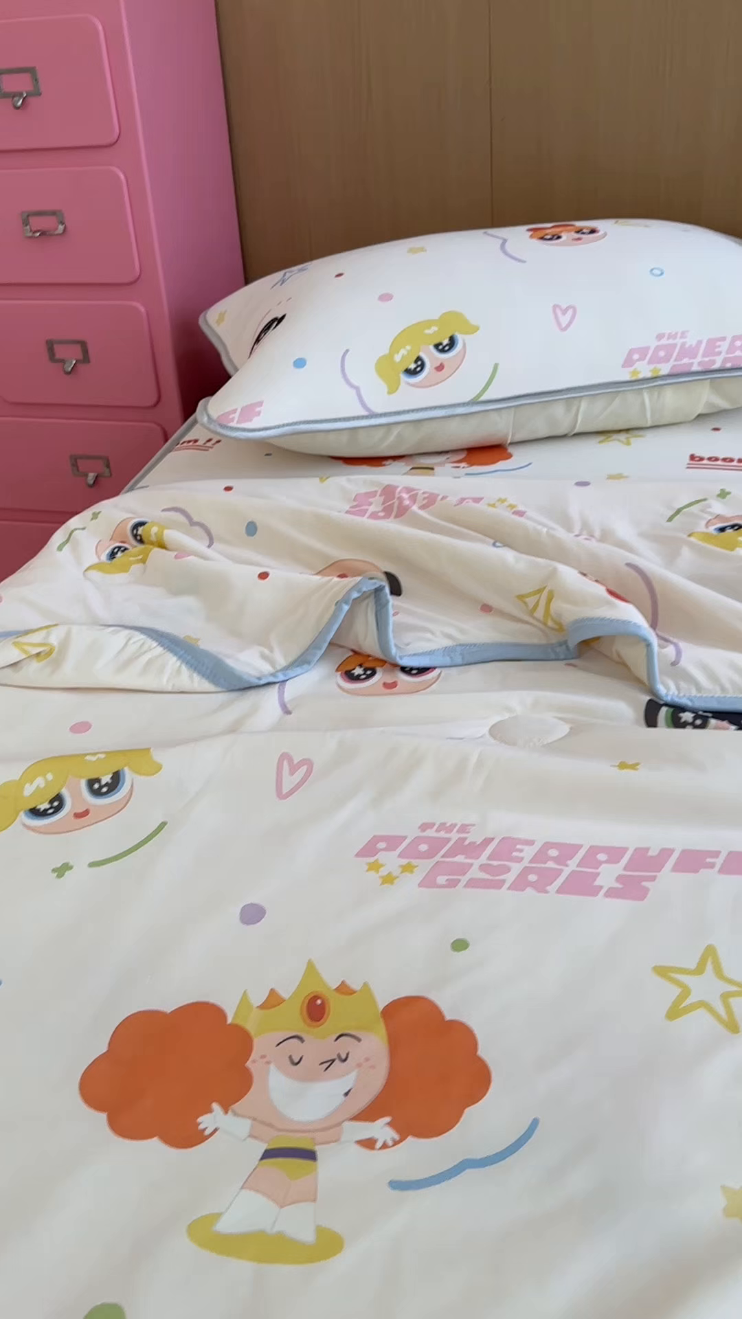 91家纺网 家纺一手货源 找家纺 葡萄家 2025年A类数码印花冰淇淋凉感冰丝凉席夏被夏凉被空调被 飞天女警