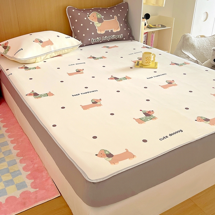 91家纺网 家纺一手货源 找家纺 葡萄家 2025年A类数码印花冰淇淋凉感冰丝凉席夏被夏凉被空调被 腊肠狗