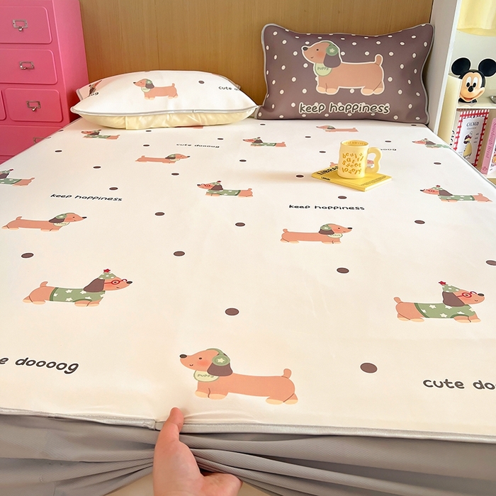 91家纺网 家纺一手货源 找家纺 葡萄家 2025年A类数码印花冰淇淋凉感冰丝凉席夏被夏凉被空调被 腊肠狗