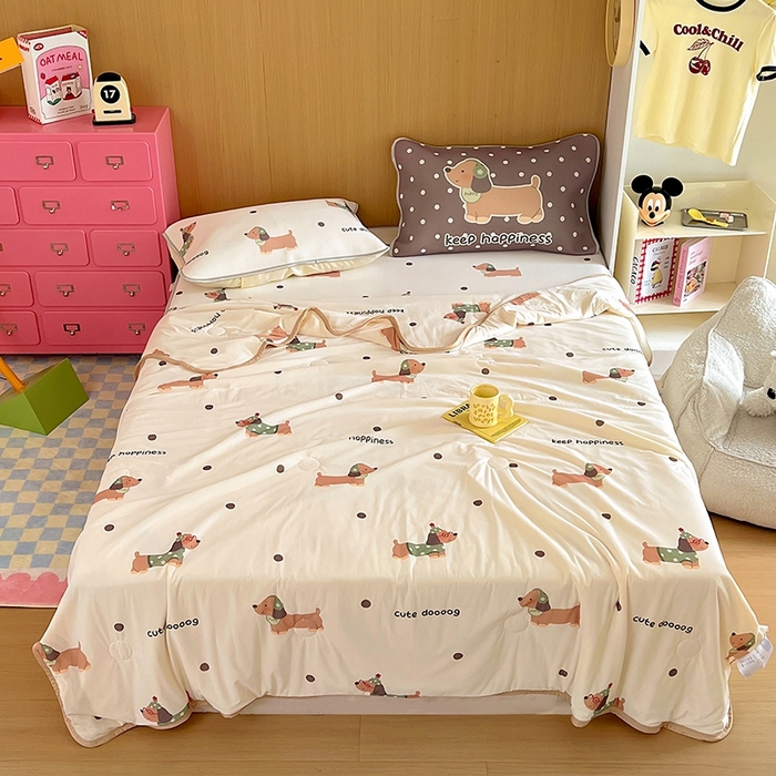 91家纺网 家纺一手货源 找家纺 葡萄家 2025年A类数码印花冰淇淋凉感冰丝凉席夏被夏凉被空调被 腊肠狗