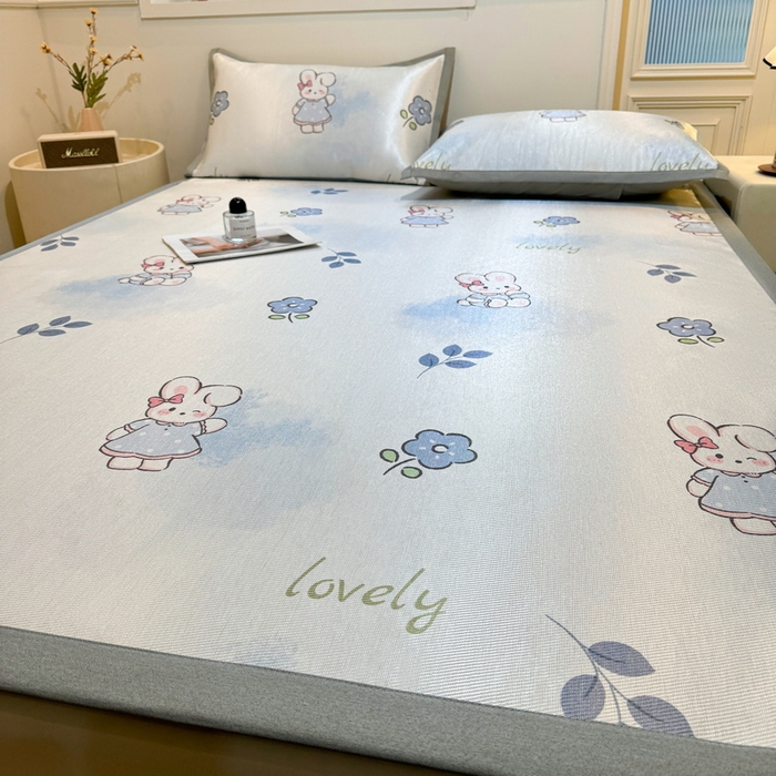 91家纺网 家纺一手货源 找家纺 （总）LIFE.丽芙 2025春夏季新品数码印花冰藤凉席平铺冰丝凉席印花小清新绑带款三件套（风格一）