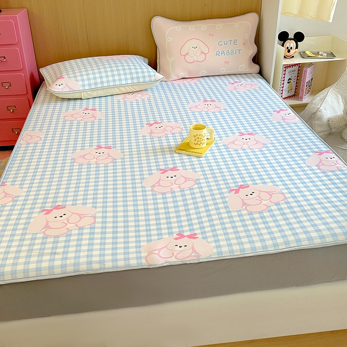 91家纺网 家纺一手货源 找家纺 葡萄家 2025年A类数码印花冰淇淋凉感冰丝凉席夏被夏凉被空调被 兰格粉兔