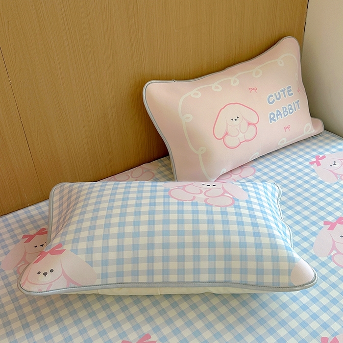 91家纺网 家纺一手货源 找家纺 葡萄家 2025年A类数码印花冰淇淋凉感冰丝凉席夏被夏凉被空调被 兰格粉兔