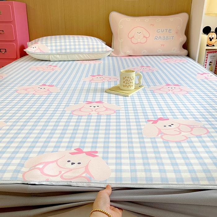 91家纺网 家纺一手货源 找家纺 葡萄家 2025年A类数码印花冰淇淋凉感冰丝凉席夏被夏凉被空调被 兰格粉兔