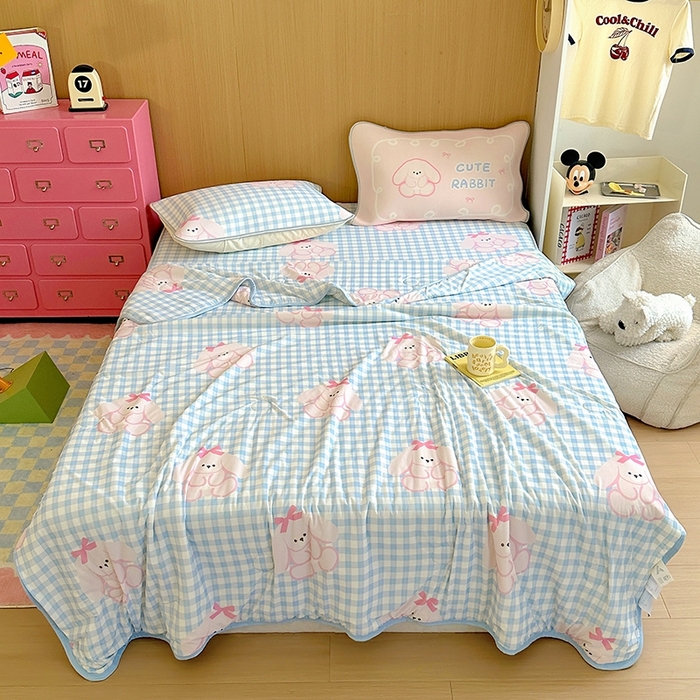 91家纺网 家纺一手货源 找家纺 葡萄家 2025年A类数码印花冰淇淋凉感冰丝凉席夏被夏凉被空调被 兰格粉兔