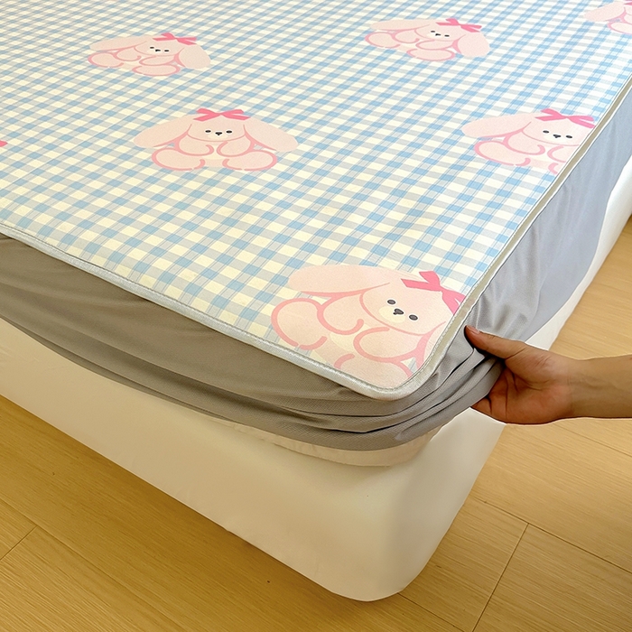 91家纺网 家纺一手货源 找家纺 葡萄家 2025年A类数码印花冰淇淋凉感冰丝凉席夏被夏凉被空调被 兰格粉兔