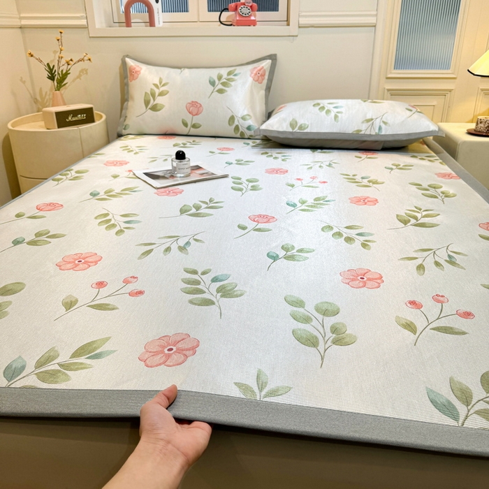 91家纺网 家纺一手货源 找家纺 （总）LIFE.丽芙 2025春夏季新品数码印花冰藤凉席平铺冰丝凉席印花小清新绑带款三件套（风格一）