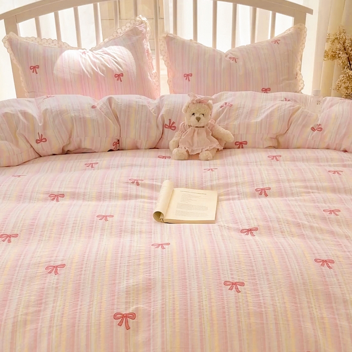 91家纺网 家纺一手货源 找家纺 繁花家居 2025新款镂空白色花边直播热款四件套 蝴蝶结