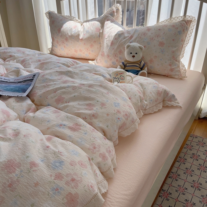 91家纺网 家纺一手货源 找家纺 繁花家居 2025新款镂空白色花边直播热款四件套 花颜