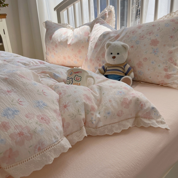 91家纺网 家纺一手货源 找家纺 繁花家居 2025新款镂空白色花边直播热款四件套 花颜