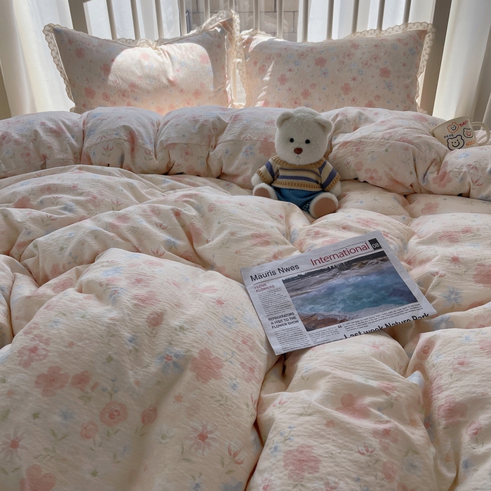 91家纺网 家纺一手货源 找家纺 繁花家居 2025新款镂空白色花边直播热款四件套 花颜