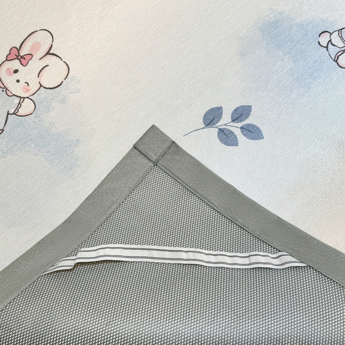 91家纺网 家纺一手货源 找家纺 LIFE.丽芙 2025春夏季新品数码印花冰藤凉席平铺冰丝凉席印花小清新绑带款三件套（风格一） 安妮兔