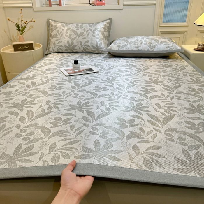 LIFE.丽芙 2025春夏季新品数码印花冰藤凉席平铺冰丝凉席印花小清新绑带款三件套（风格一） 绿茵