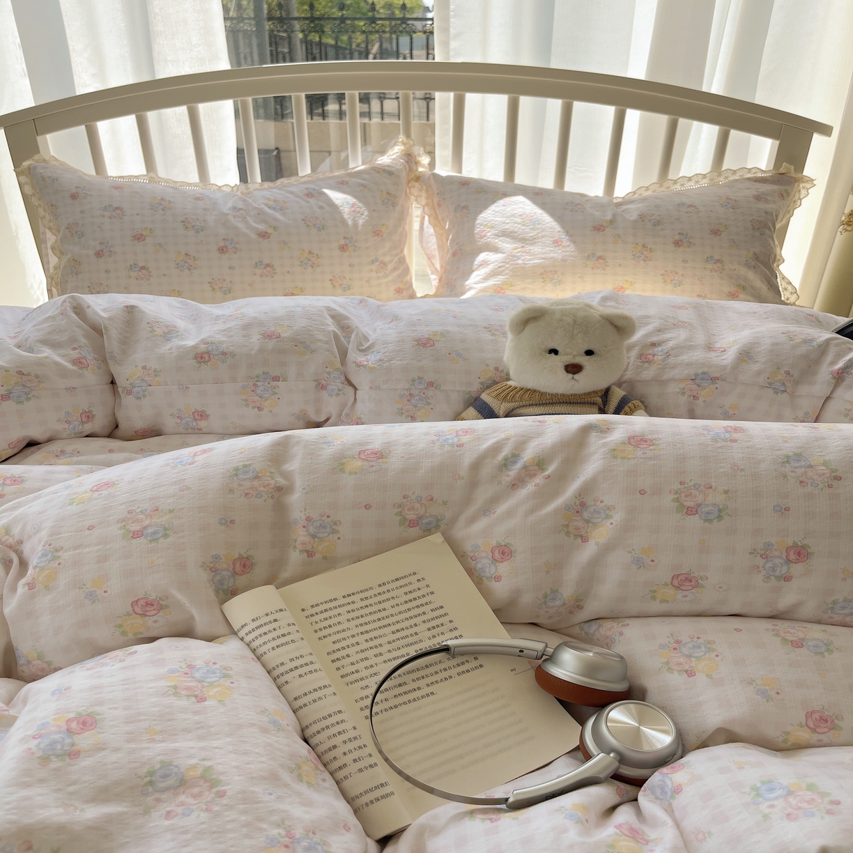 91家纺网 家纺一手货源 找家纺 繁花家居 2025新款镂空白色花边直播热款四件套 花漾甜心