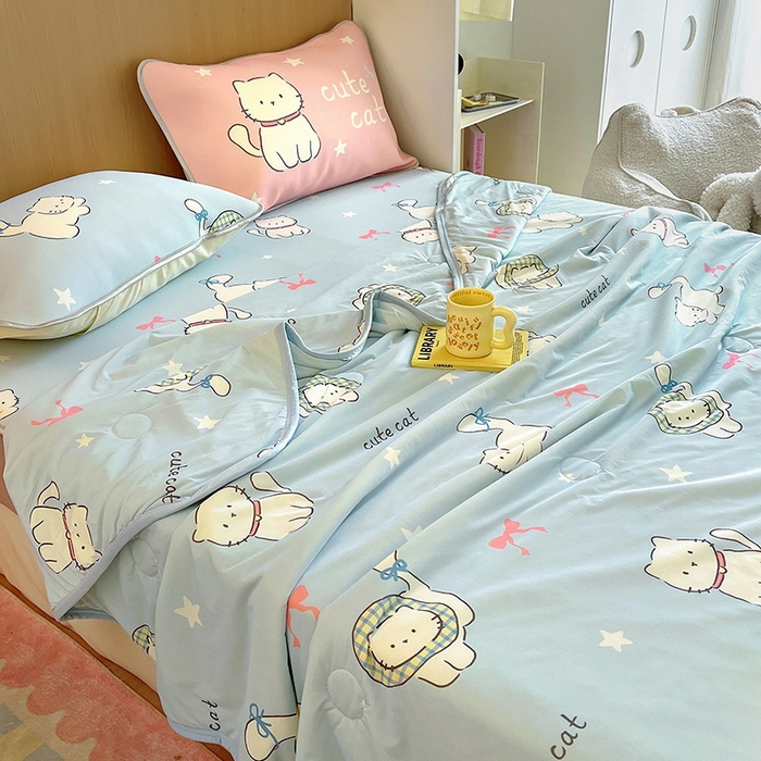 91家纺网 家纺一手货源 找家纺 葡萄家 2025年A类数码印花冰淇淋凉感冰丝凉席夏被夏凉被空调被 猫小白