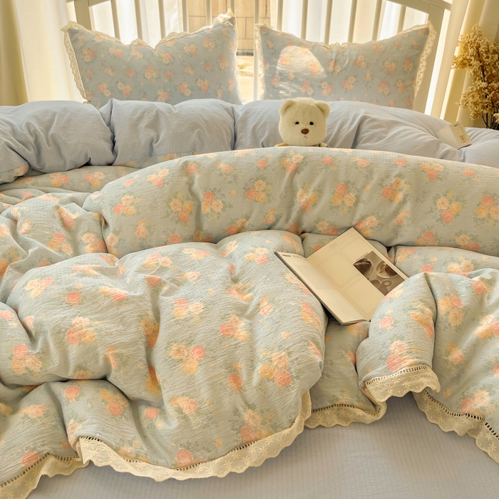 91家纺网 家纺一手货源 找家纺 繁花家居 2025新款镂空白色花边直播热款四件套 寂色浮香