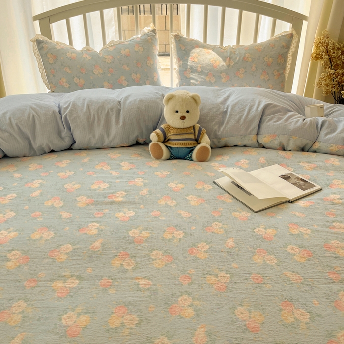 91家纺网 家纺一手货源 找家纺 繁花家居 2025新款镂空白色花边直播热款四件套 寂色浮香