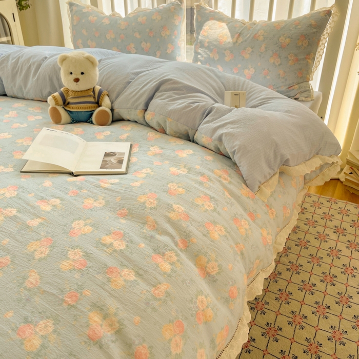 91家纺网 家纺一手货源 找家纺 繁花家居 2025新款镂空白色花边直播热款四件套 寂色浮香