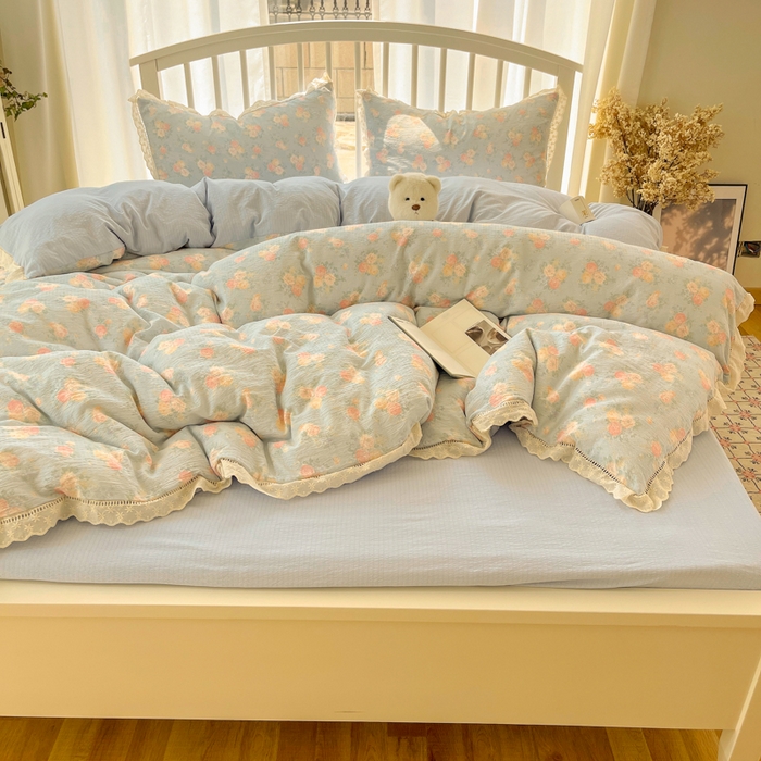 91家纺网 家纺一手货源 找家纺 繁花家居 2025新款镂空白色花边直播热款四件套 寂色浮香