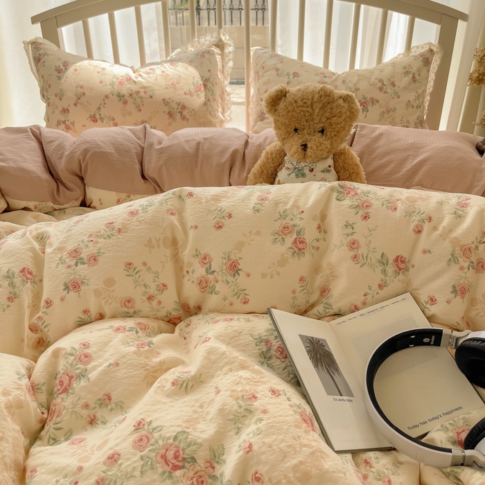 91家纺网 家纺一手货源 找家纺 繁花家居 2025新款镂空白色花边直播热款四件套 兰亭序曲