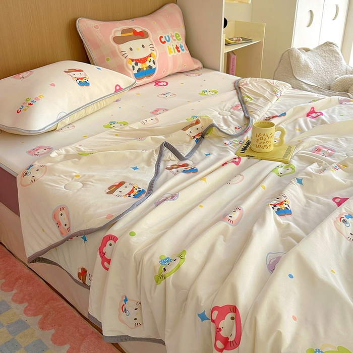 91家纺网 家纺一手货源 找家纺 葡萄家 2025年A类数码印花冰淇淋凉感冰丝凉席夏被夏凉被空调被 牛仔猫猫