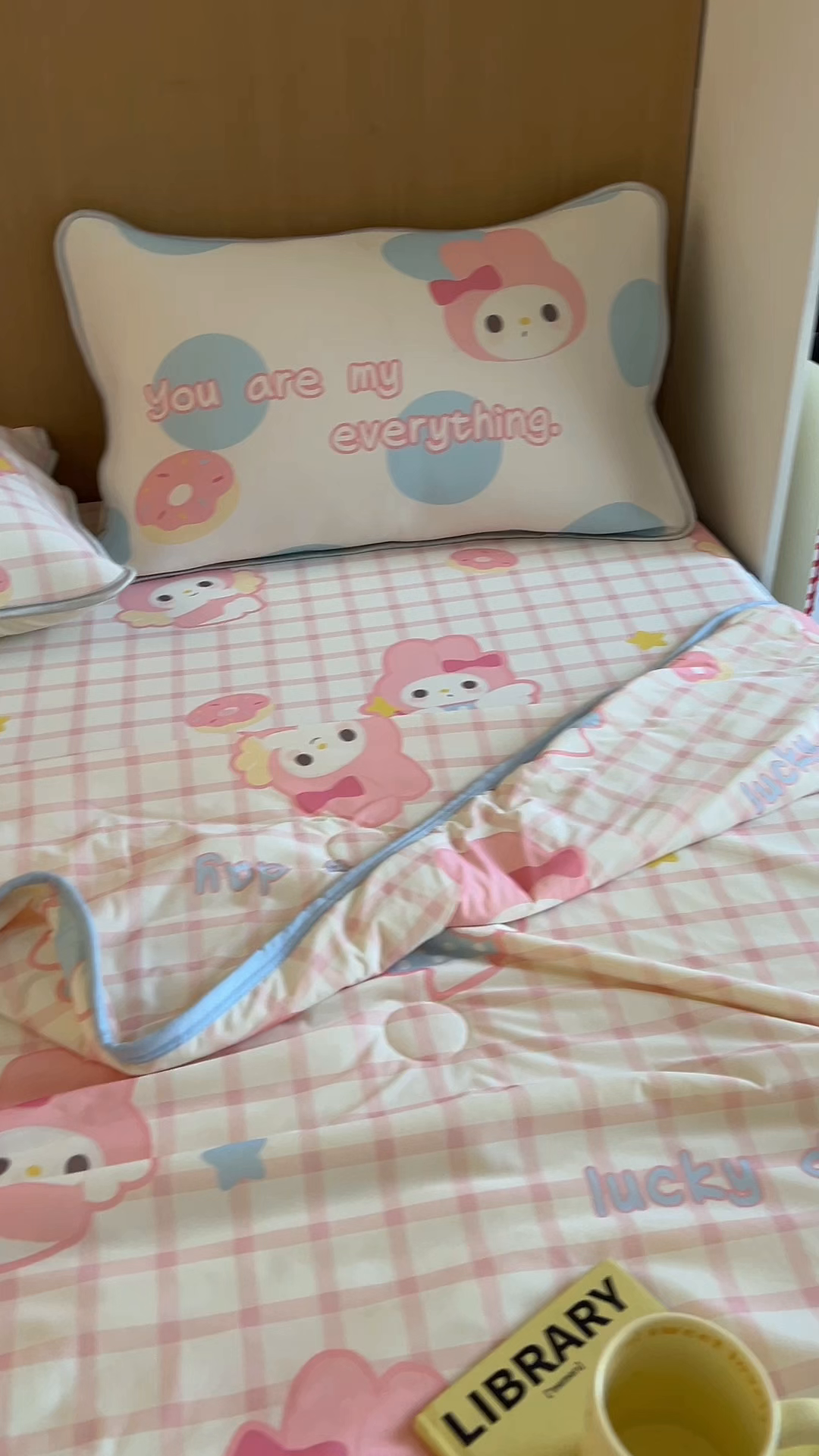 91家纺网 家纺一手货源 找家纺 葡萄家 2025年A类数码印花冰淇淋凉感冰丝凉席夏被夏凉被空调被 甜甜圈兔兔