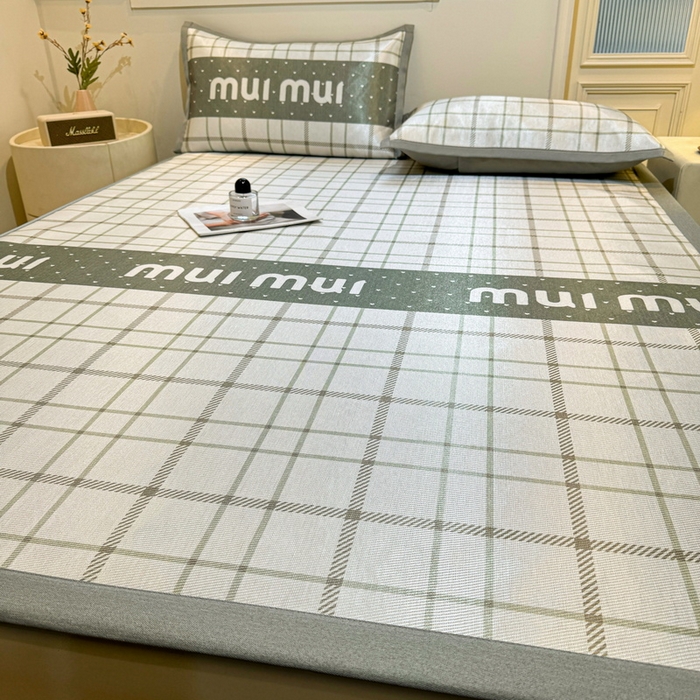 91家纺网 家纺一手货源 找家纺 LIFE.丽芙 2025春夏季新品数码印花冰藤凉席平铺冰丝凉席印花小清新绑带款三件套（风格一） 玛丽格