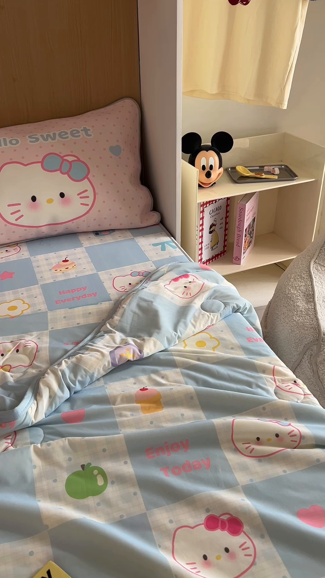 91家纺网 家纺一手货源 找家纺 葡萄家 2025年A类数码印花冰淇淋凉感冰丝凉席夏被夏凉被空调被 休闲时光